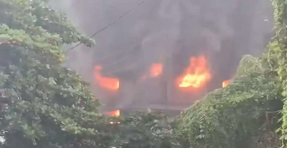 Major Blaze Engulfs Aerosol Garment Factory in Dombivli, Maharashtra