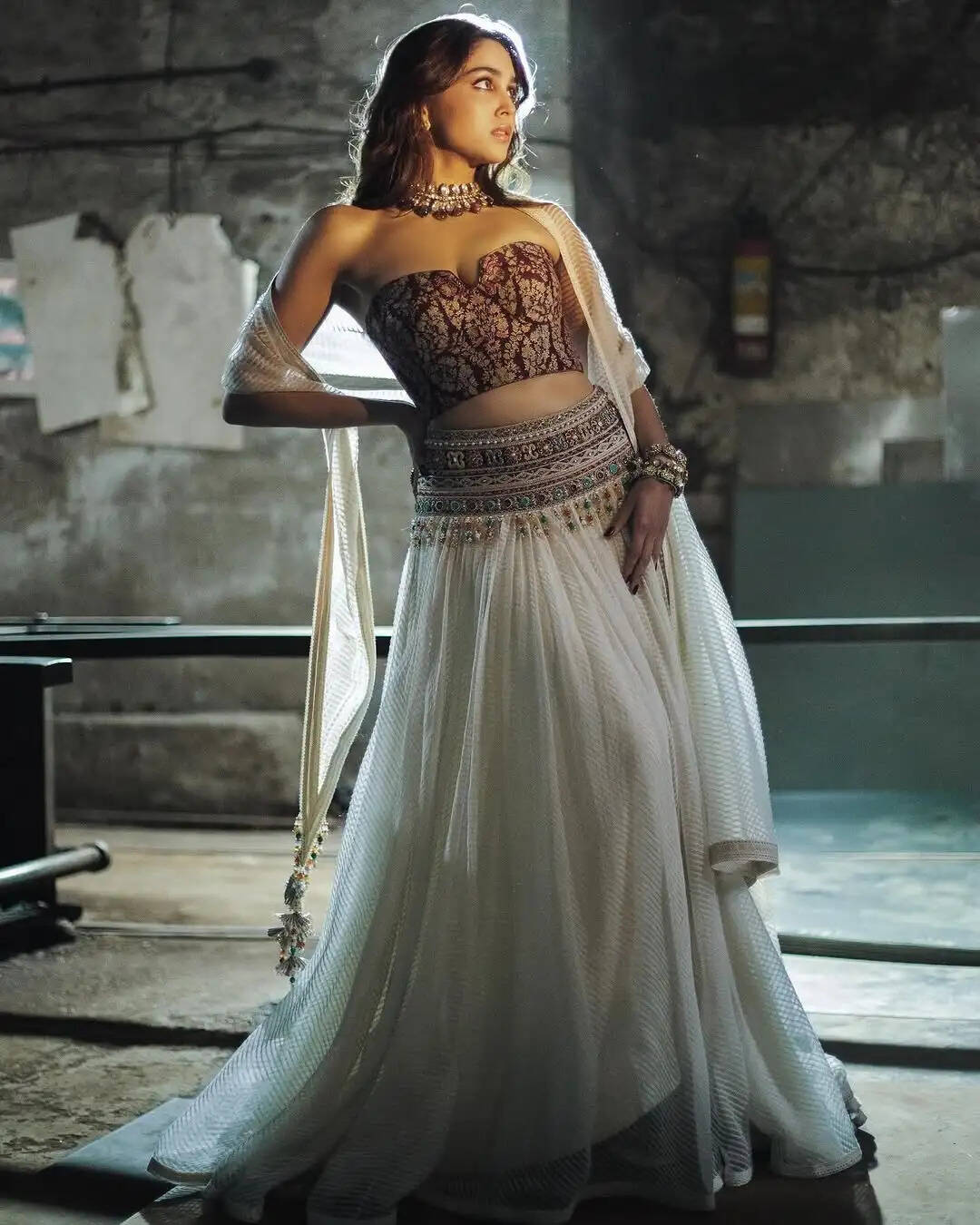 Timeless Elegance: Modern Actresses Embrace Vintage White Ethnic Wear