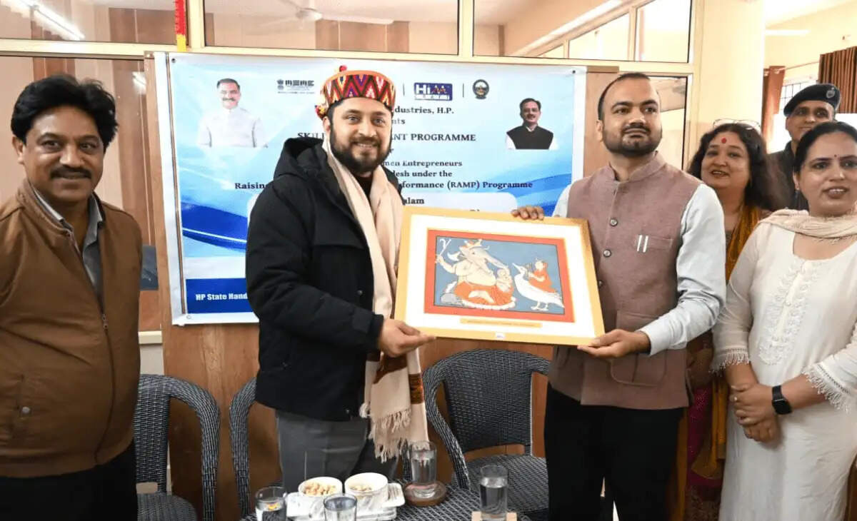 Celebrating Mandi Kalam: A Workshop Reviving Traditional Miniature Painting