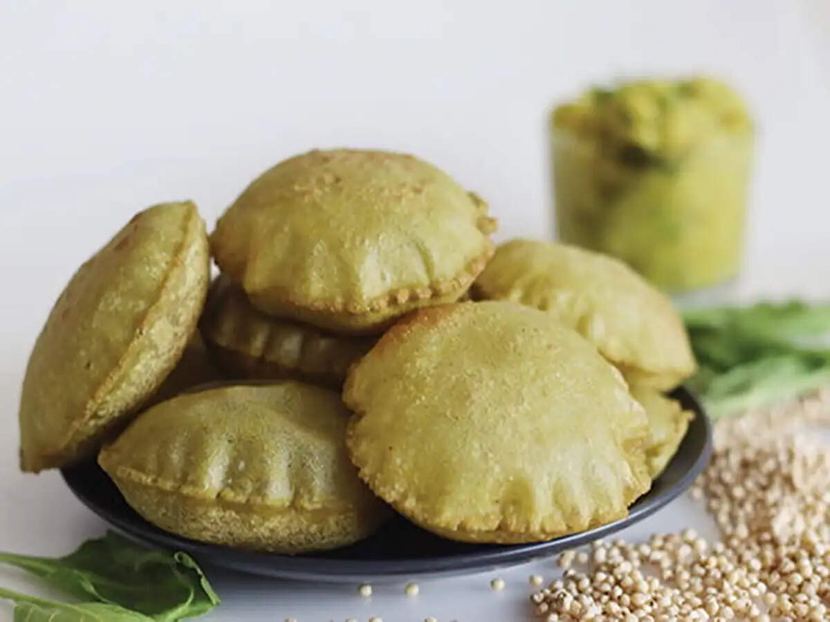 Delicious Spinach-Coriander Puris: A Unique Breakfast Delight