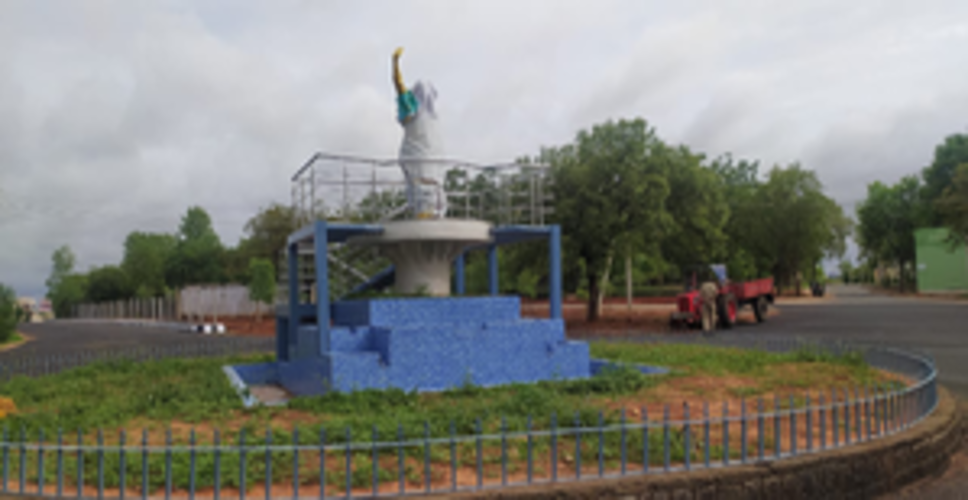 Row over name changes, YSR's statues in Andhra Pradesh
