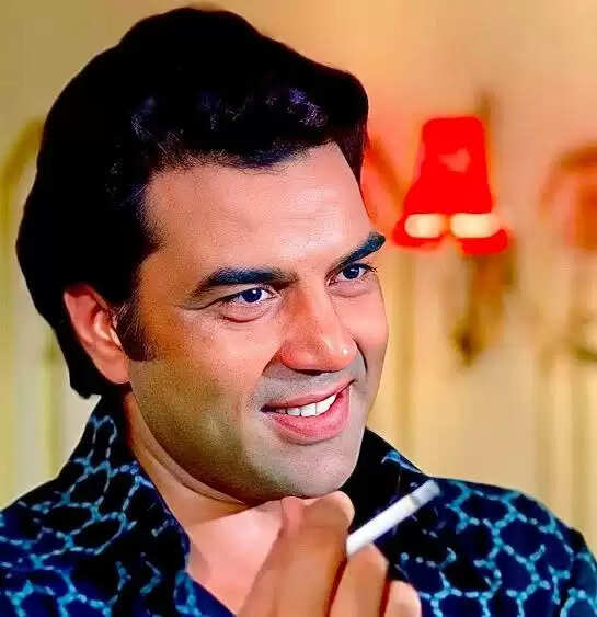 Remembering Dharmendra: Iconic Dialogues and His Legacy in Hindi Cinema