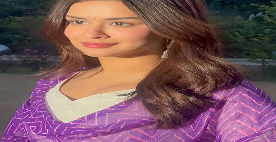 Avneet Kaur Stuns Fans with Simple Salwar Suit on Instagram