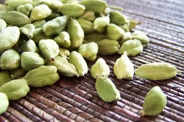 Discover the Amazing Benefits of Cardamom for Your Health