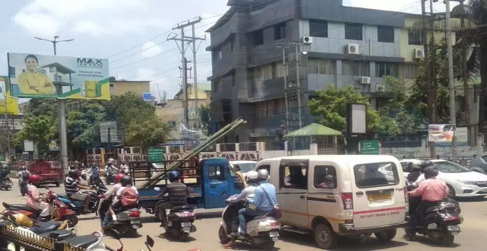 Guwahati Faces Severe Traffic Disruptions Amid Flyover Construction