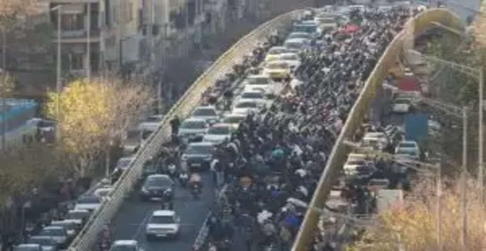 Escalating Tensions: Protests Erupt in Iran Amidst US-Iran Threats