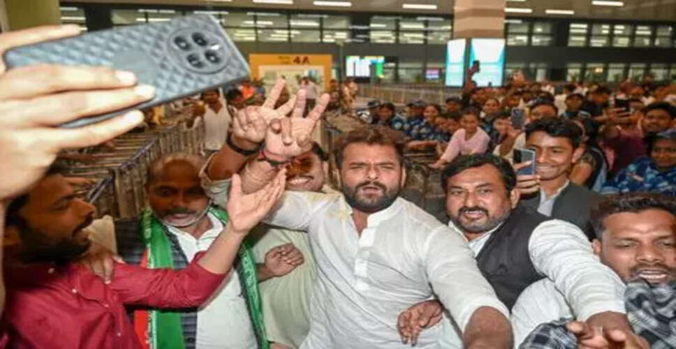 Stampede Erupts at Muzaffarpur Animal Fair Amidst Khesari Lal Yadav's Performance