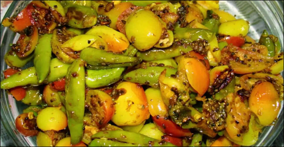 Quick and Flavorful Green Chili and Karonda Pickle Recipe
