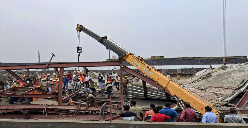 Kolkata Warehouse Collapse Triggers Major Rescue Operation