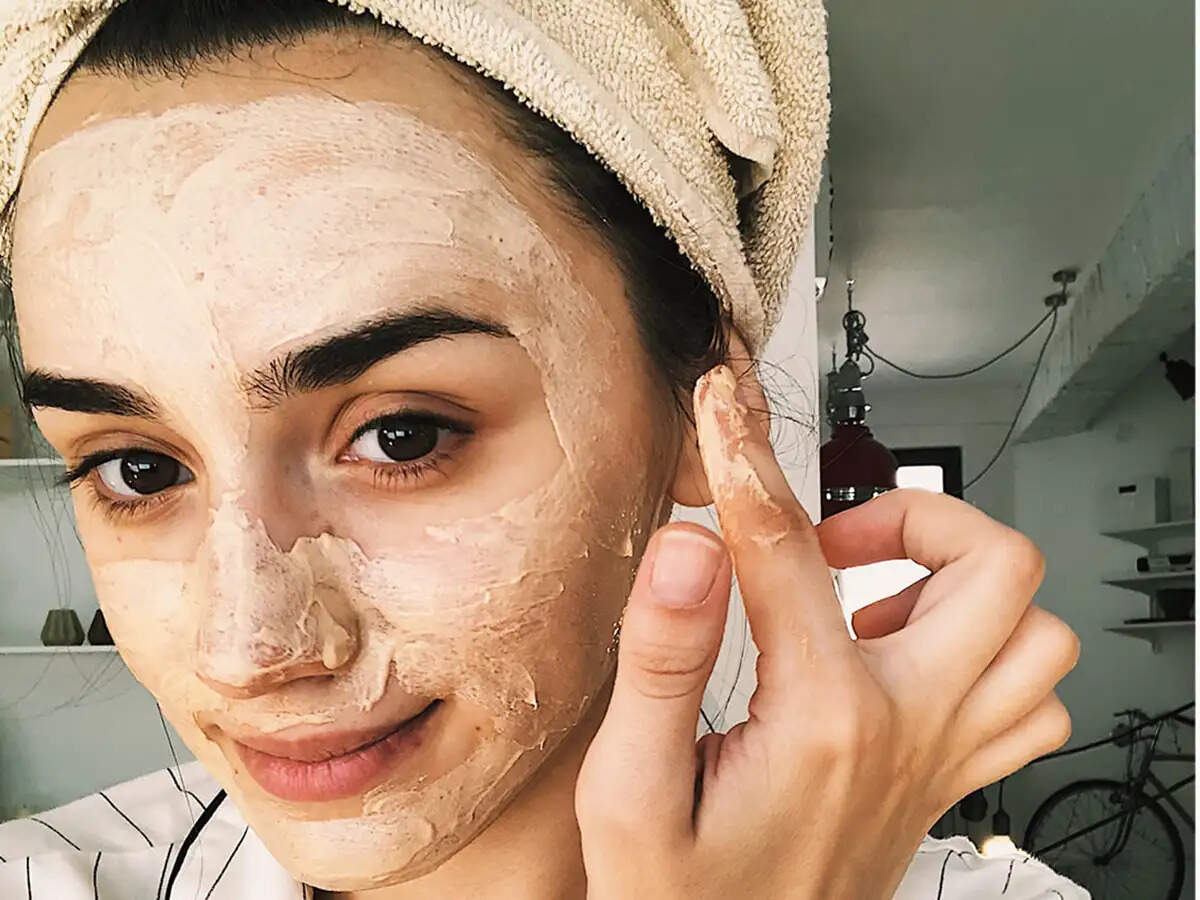 DIY Face Mask for Radiant Skin This Festive Season