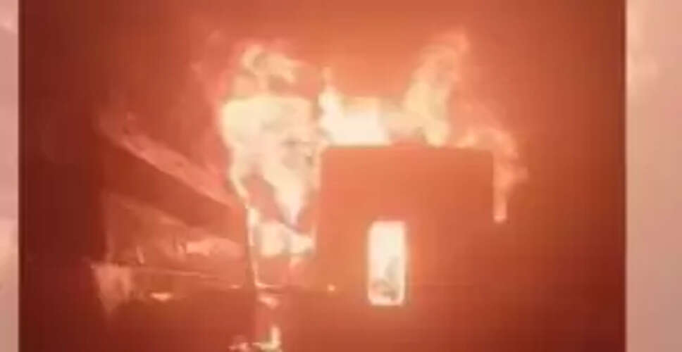 Tragic Pile-Up on Yamuna Expressway Claims 13 Lives Amid Fog