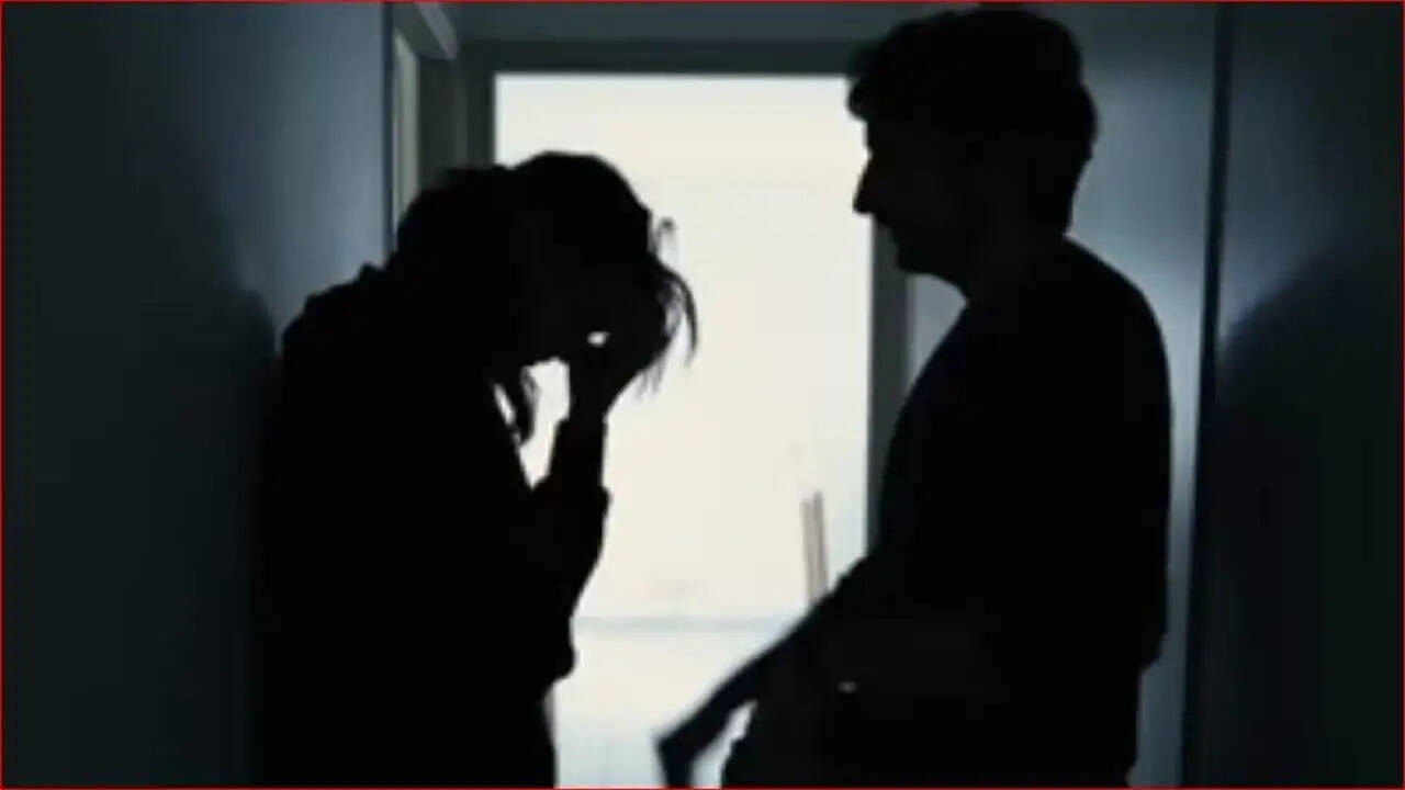 Shocking Domestic Violence Case in Hamirpur: Husband Inflicts Severe Injuries on Wife