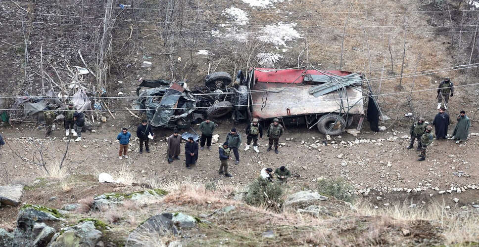 Bus Accident in Bijnor District Leaves 24 Injured