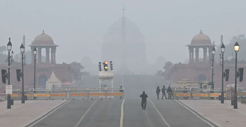 Severe Cold and Pollution Persist in Delhi-NCR Amid Preparations for Republic Day