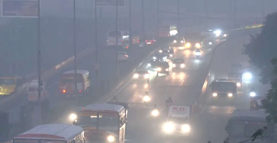 Improvement in Delhi's Air Quality Amid Persistent Smog
