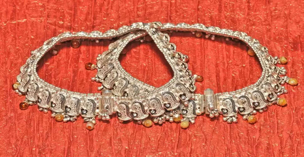 Revive Your Silver Jewelry: Easy Home Remedies for Shiny Anklets and Toe Rings