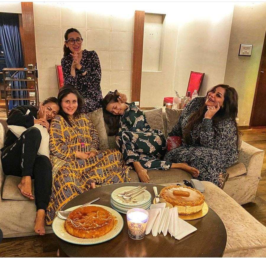 Kareena Kapoor Khan Spends Her Quality Time With Her Besties And Sister
