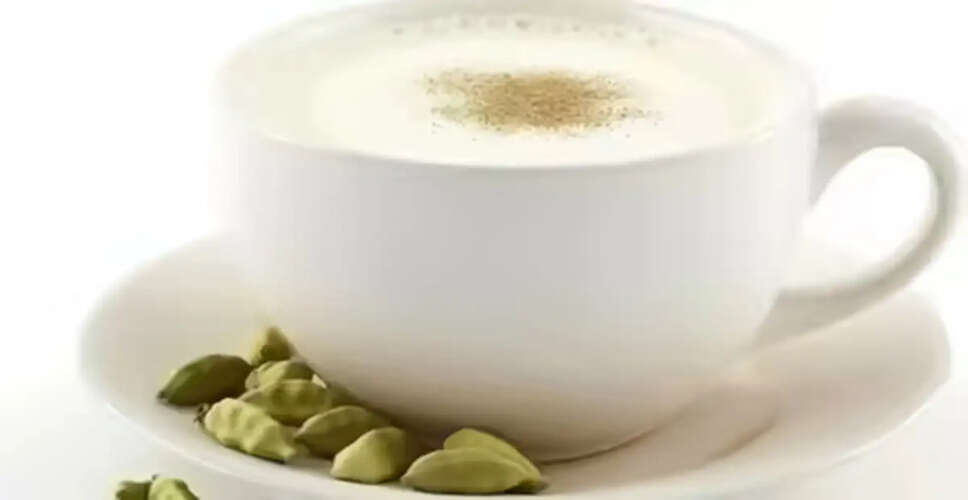 Discover the Health Benefits of Cardamom Milk