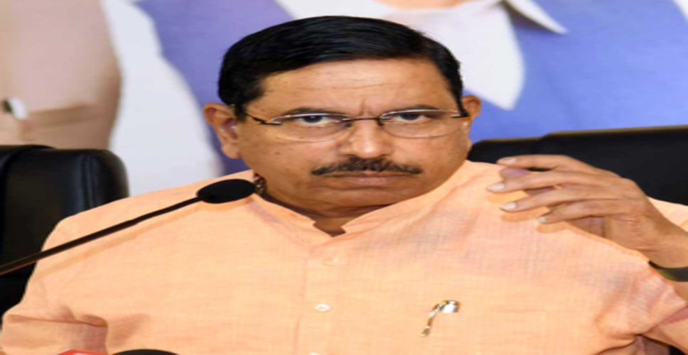 Union Min Pralhad Joshi leads from Dharwad by 70,205 votes