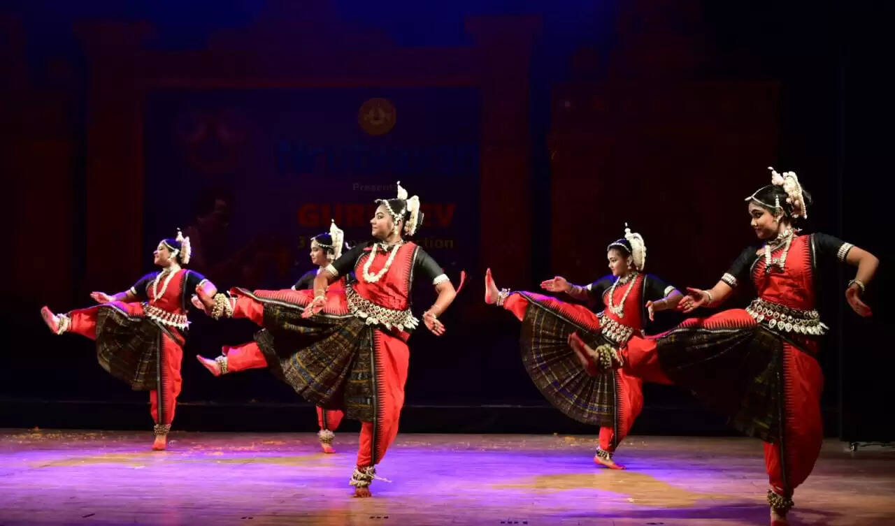 Bhubaneswar Sizzles Under Intense Heat: Highlights from Nrutyayan's 33rd Annual Function