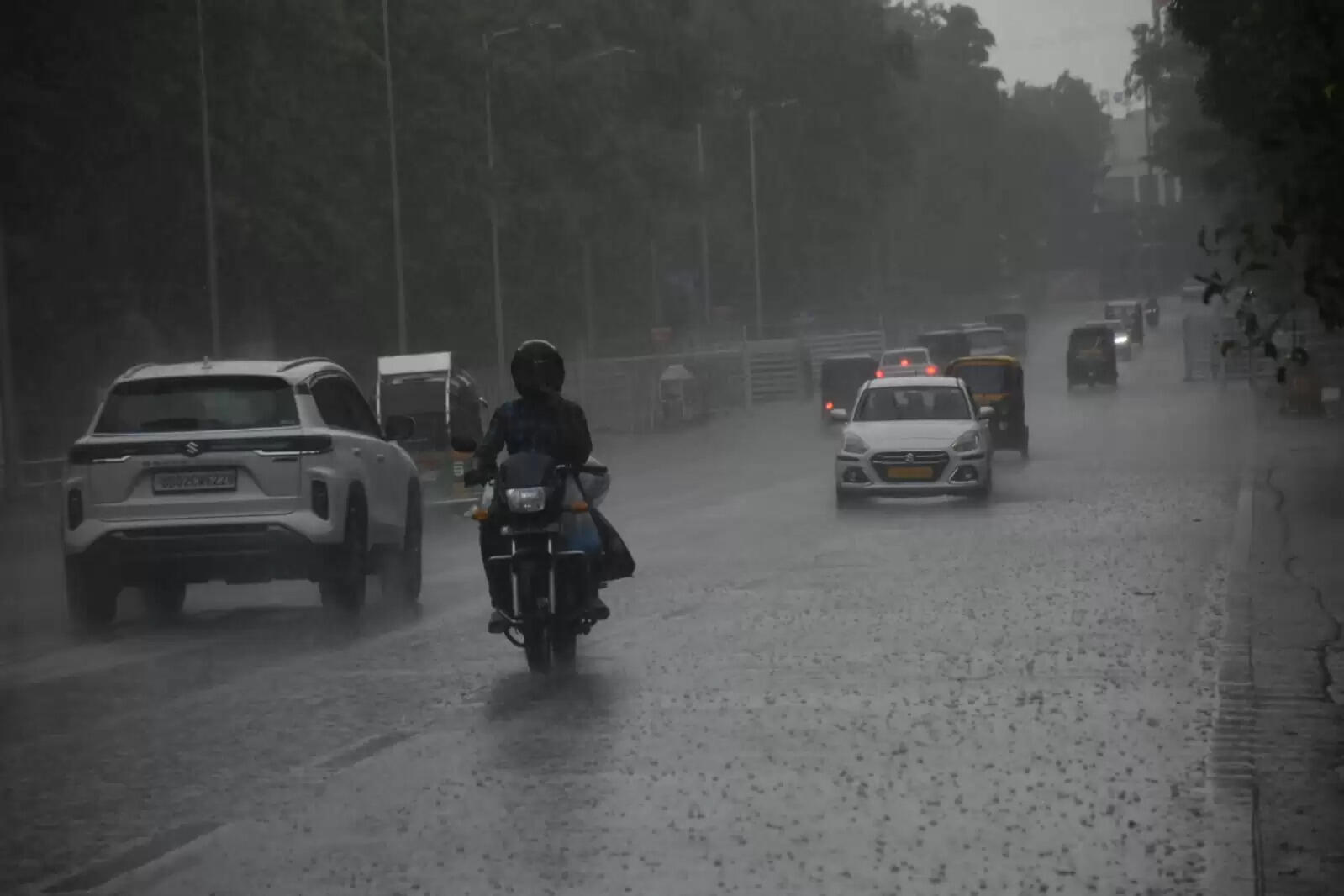 Bhubaneswar Experiences Pre-Monsoon Showers: A Glimpse of Nature's Fury
