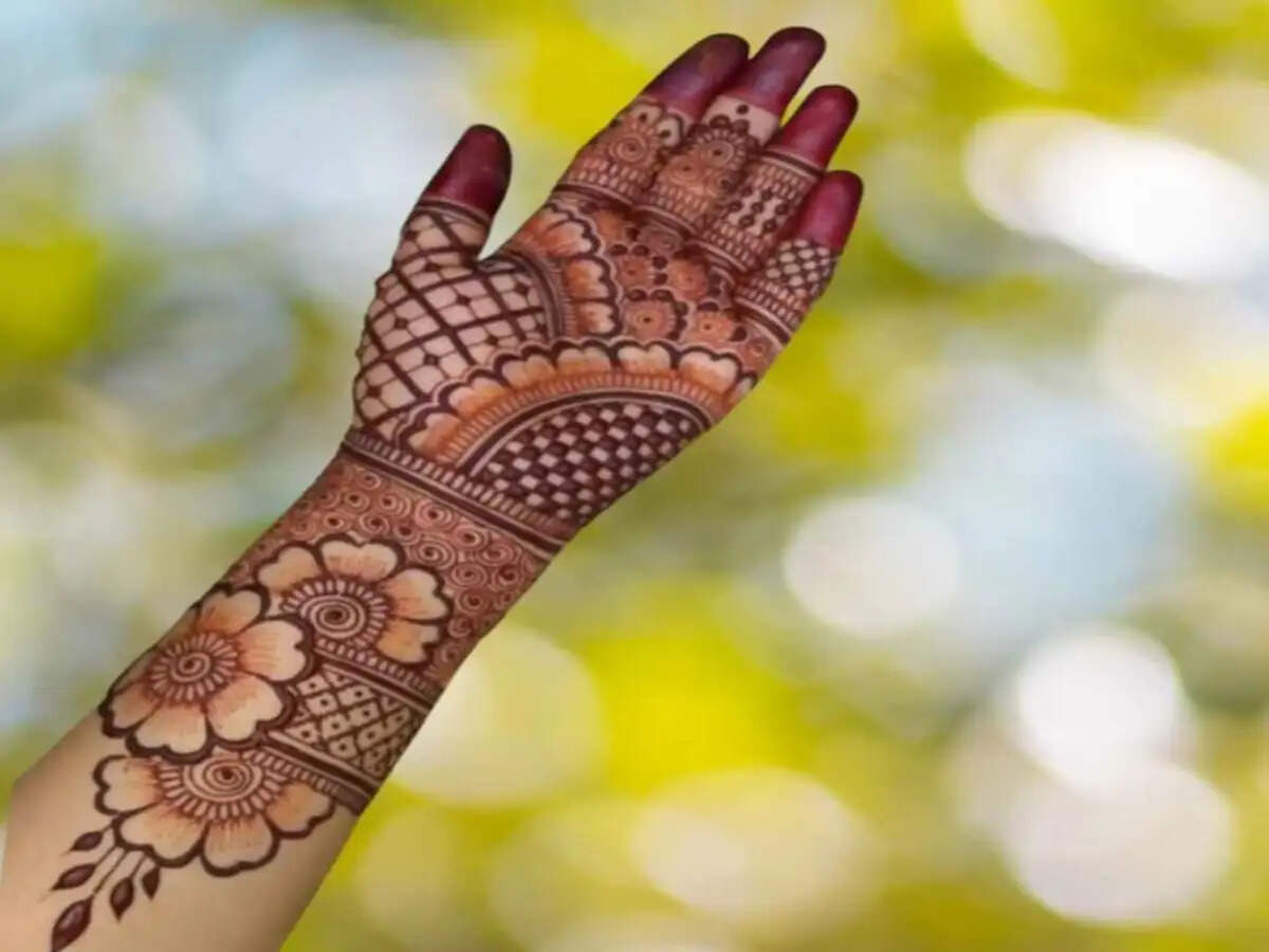 10 Stunning Full-Hand Mehndi Designs for Karwa Chauth Celebrations