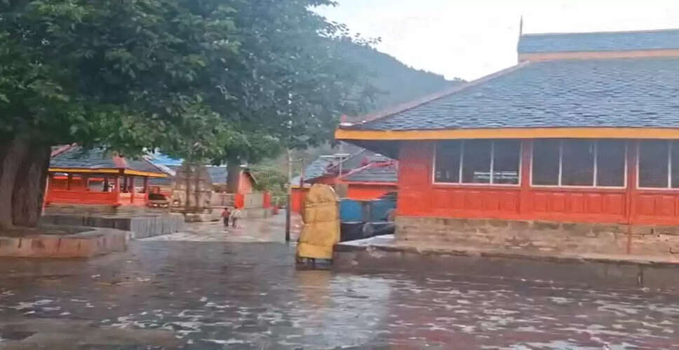 Principal Anju Bala Champions Cleanliness at Chaurasi Temple