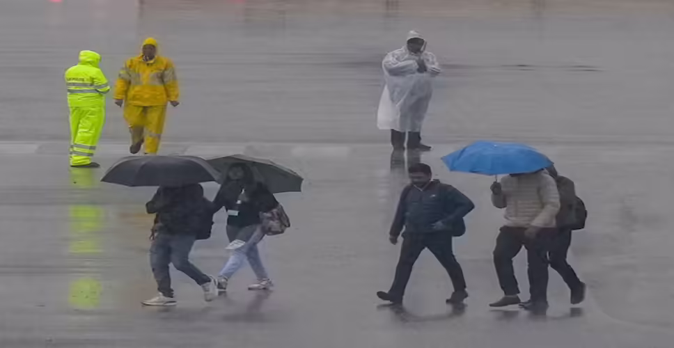 Unexpected Morning Rain Hits Delhi-NCR, Intensifying Cold Weather