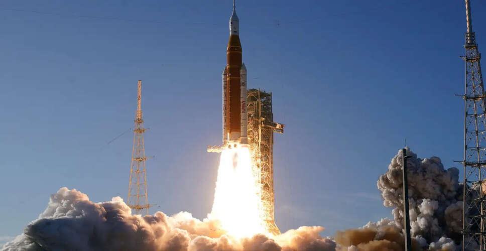 Artemis II Crew Reports Unusual Odor from Spacecraft Toilet System