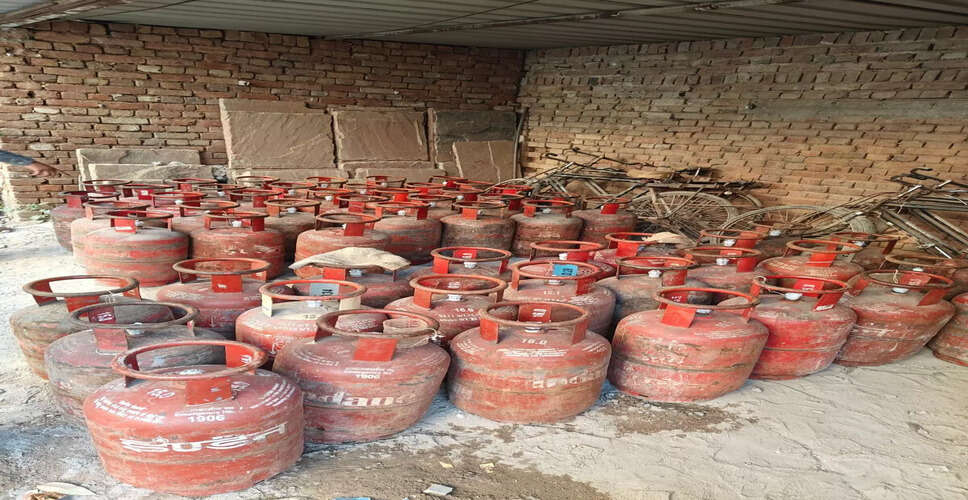 Delhi Police Uncovers Major Illegal LPG Racket in Sangam Vihar