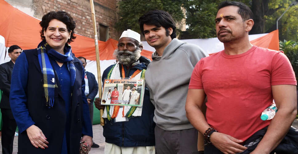 Rehan Vadra Engages with Longtime Girlfriend Aviva Beg