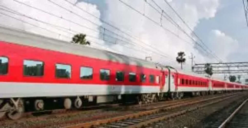 Passengers Unharmed as Stones Strike Tapaswini Express in Odisha