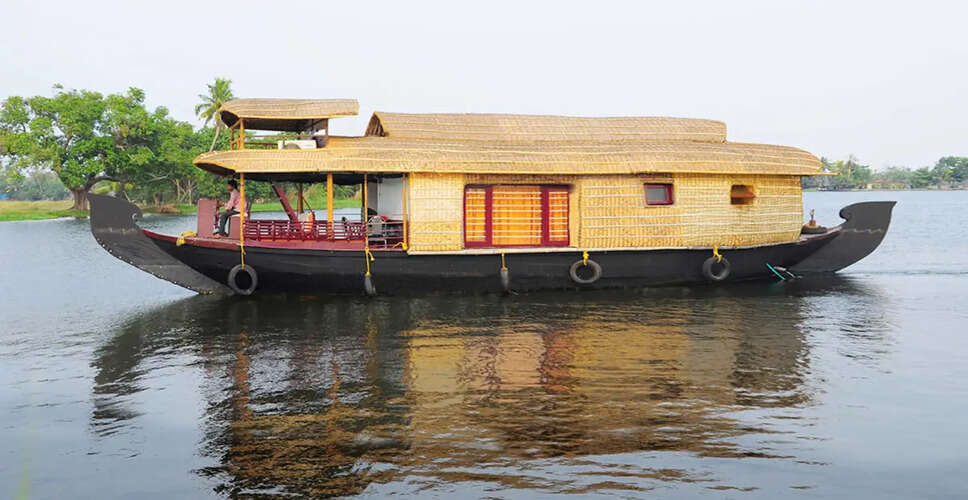 Unforgettable Kerala Houseboat Experience for Couples