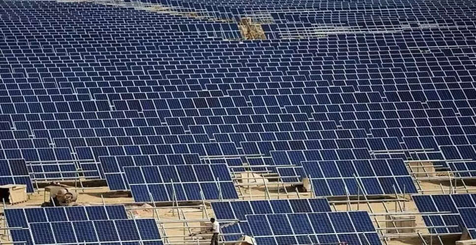 Asia Pacific Leads in Solar and Wind Energy Investments