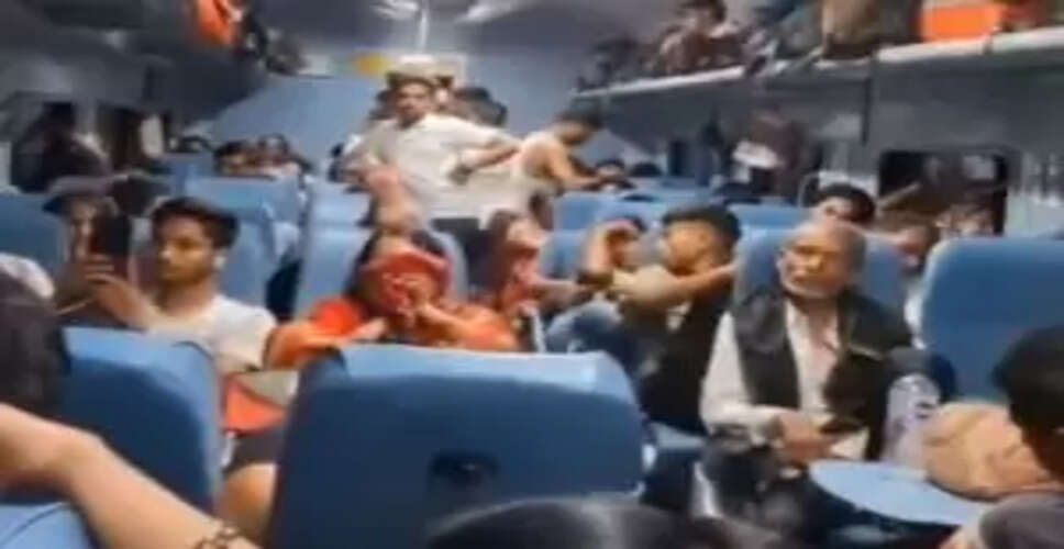 Unbelievable Indian Jugaad: Man Brings Pedestal Fan on Train!