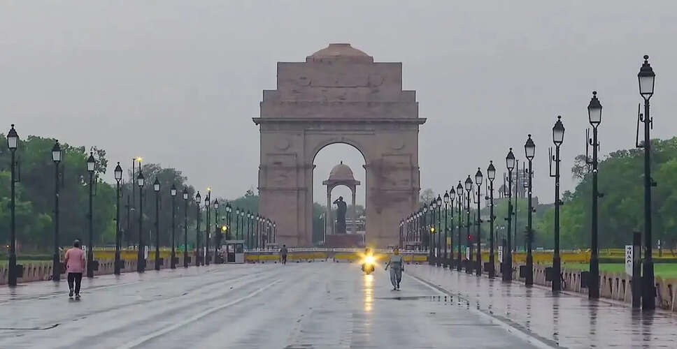 Unseasonal Rain Brings Relief to Delhi Residents Amidst Heatwave