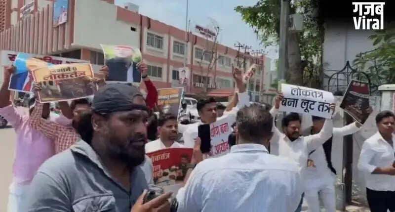 Protests Erupt Outside UP Assembly Against Election Commission