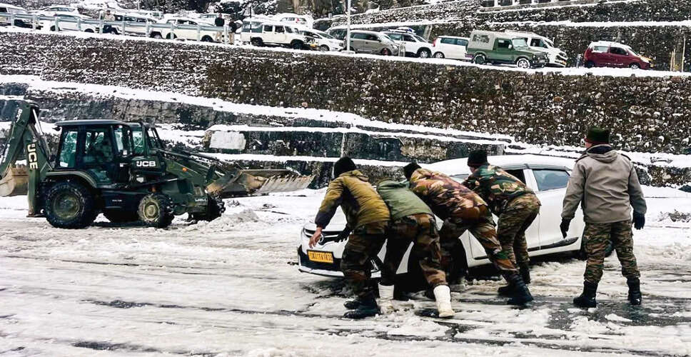 Rescue Operation Saves Over 2,700 Tourists Stranded Near Tsomgo Lake