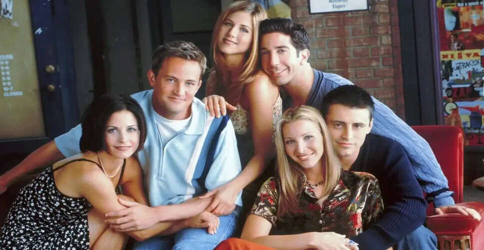 Behind the Scenes of F.R.I.E.N.D.S: Lisa Kudrow Unveils Shocking Writer Behavior