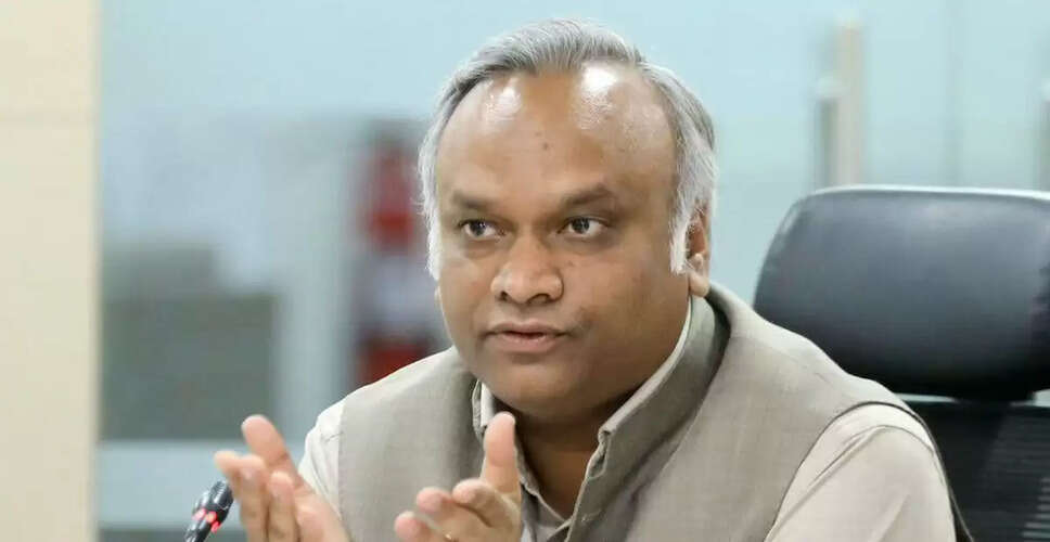 Karnataka Minister Questions MEA's Reversal on US Visit Clearance