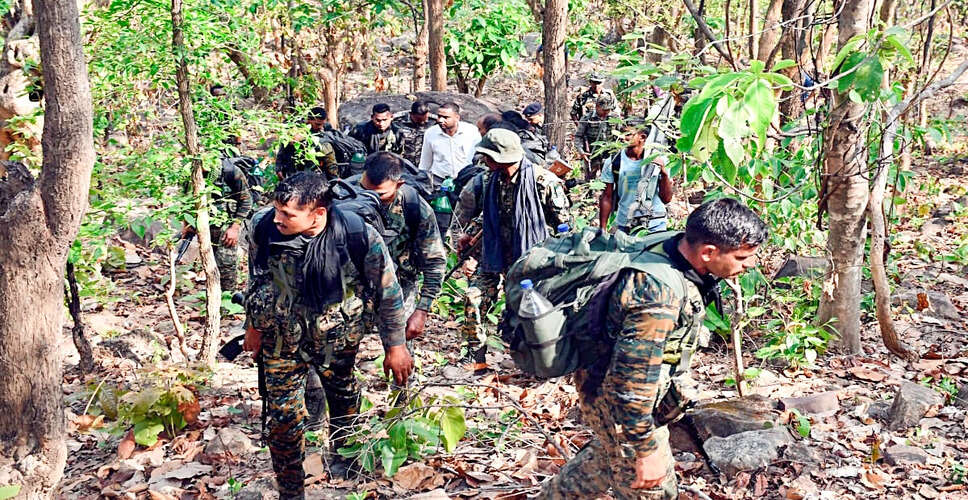 Major Surrender of Naxalites in Chhattisgarh: 63 Join Mainstream Society