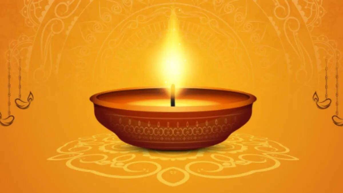 Vastu Tips: Light a Lamp in This Direction for Prosperity and Career Success