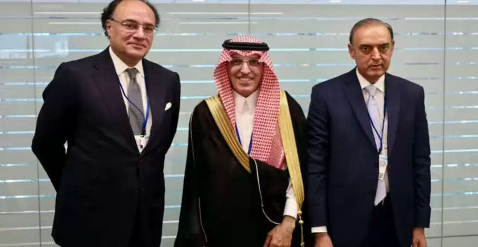 Saudi Arabia Strengthens Pakistan's Economy with $3 Billion Deposit and Extended Support