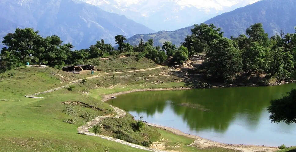 Exploring the Enchanting Deoria Tal Trek in Rudraprayag