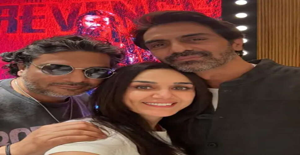 What Happened When Preity Zinta and Arjun Rampal Reunited at the Screening of Dhurandhar 2?