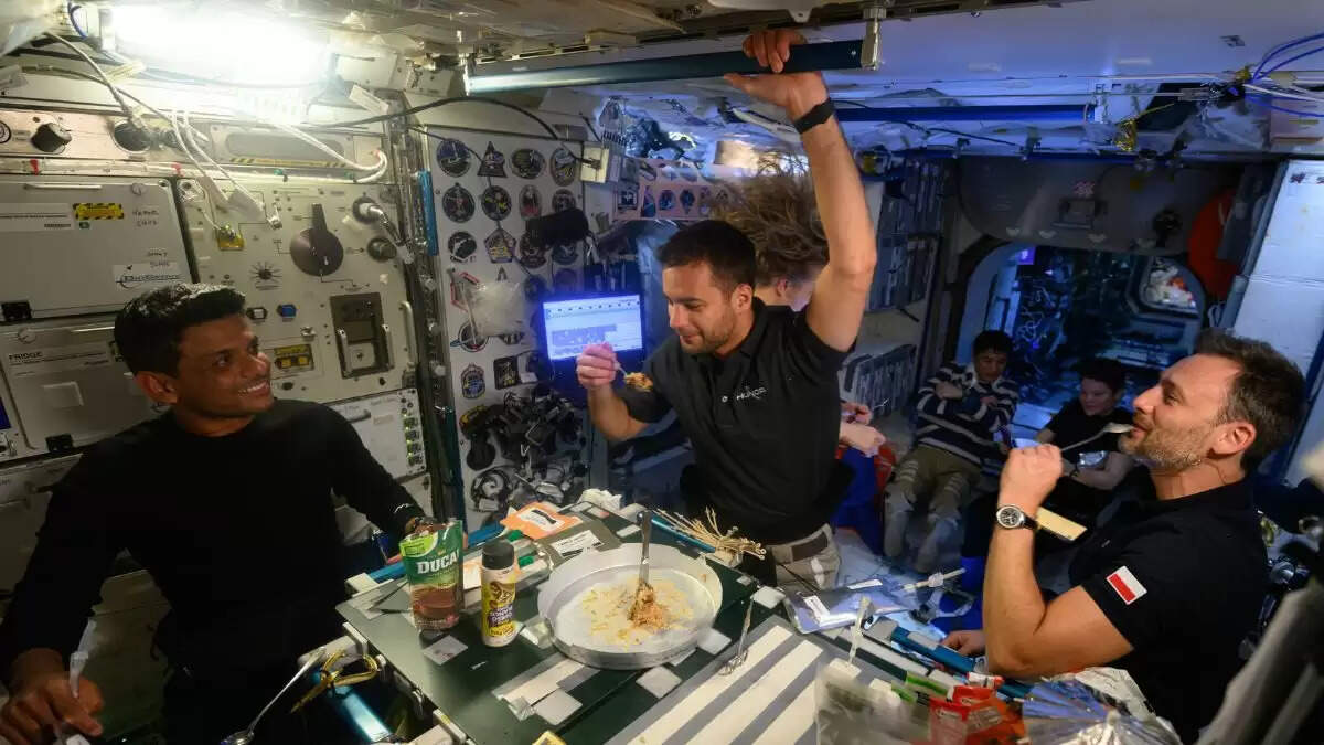 Group Captain Shubhanshu Shukla Enjoys Farewell Meal on Axiom-4 Mission