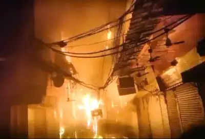 Massive blaze in old Delhi's Bhagirath Palace market, no casualties