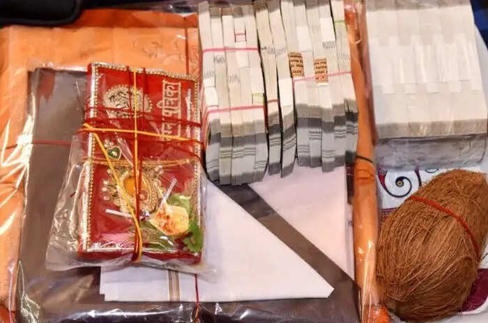 Jaipur Wedding Breaks Tradition: Groom Returns Dowry of 11 Lakhs