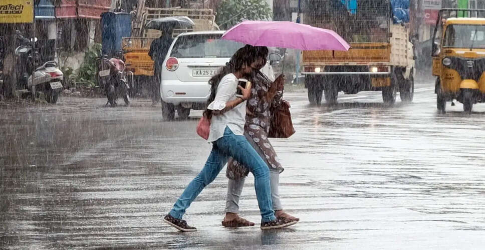 Delhi Experiences Significant Relief from Heat with Rain and Cool Winds