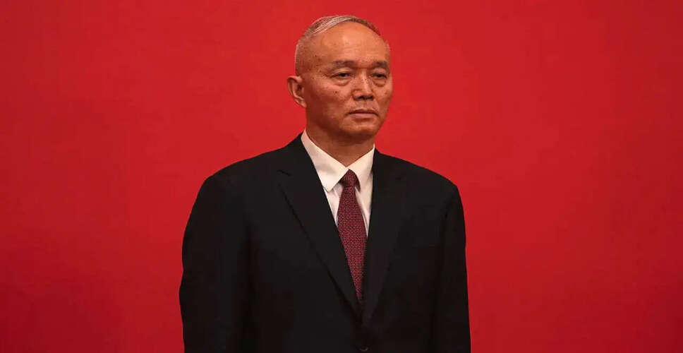 Cai Qi: The Rising Power Behind Xi Jinping in China